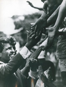 Robert Kennedy in Brazil (Bob Kennedy in Brazil)", image housed at the Museu da Imagem e do Som in São Paulo.