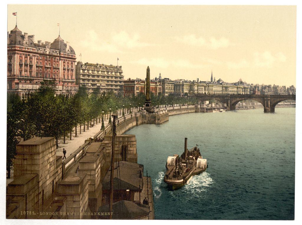 Image of the Thames embankment, late 19th-century.